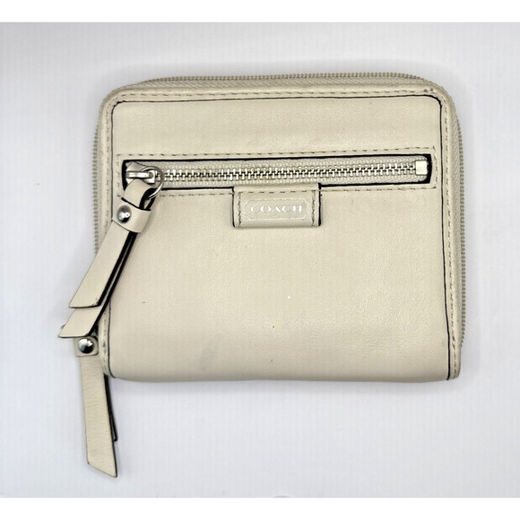 Coach Small Cream Leather Zip Around Wallet Accordion ID Card Holder Billfold - Picture 1 of 10